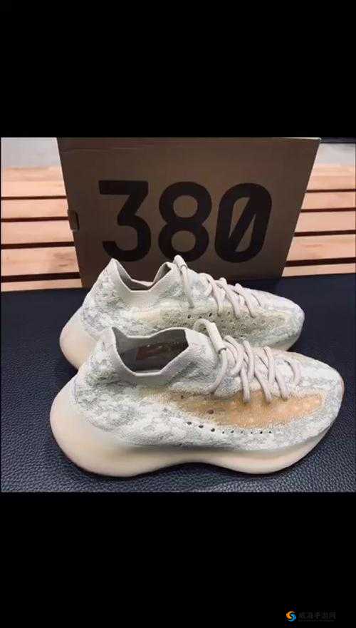 Yeezy380 蜜桃粉和白色：时尚潮流必备鞋款引领全新风尚