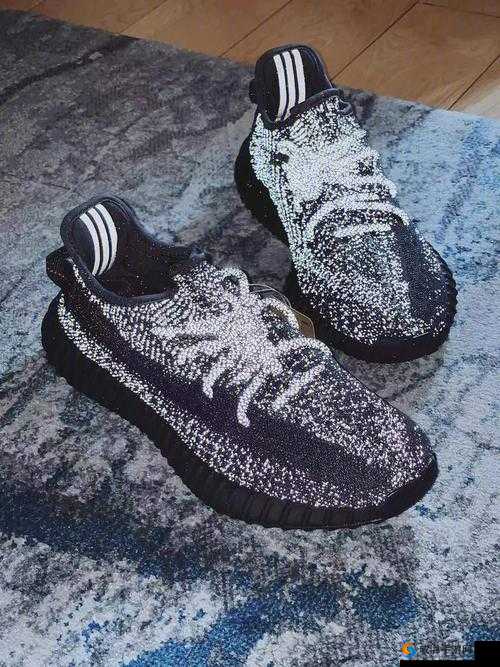 超炫 Yeezy 蜜桃满天星，独特魅力引领时尚潮流