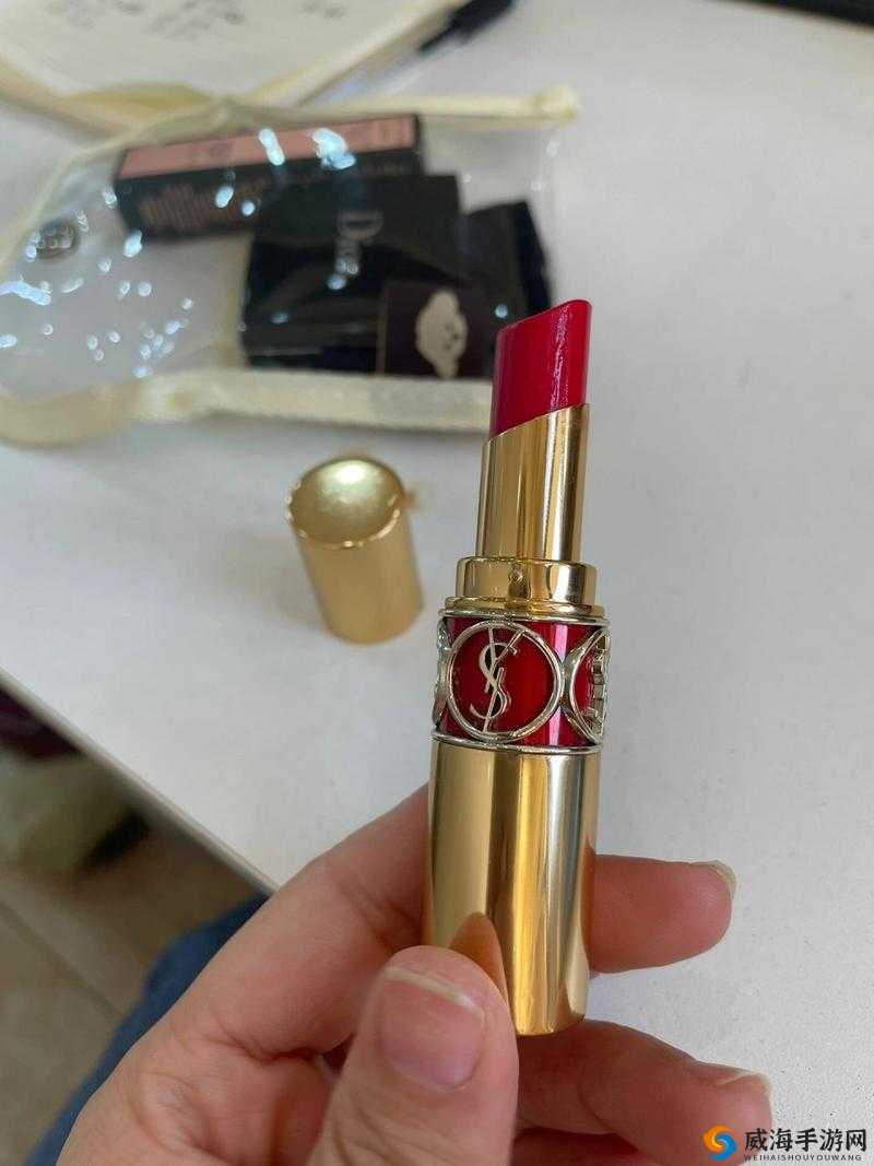 YSL 樱花水蜜桃：甜美与浪漫的完美结合